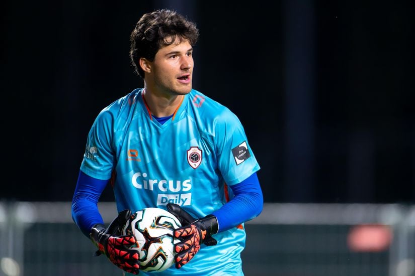 football_Post_Manchester United Bet on Lammens Potential Over Martinez for Project 150_image