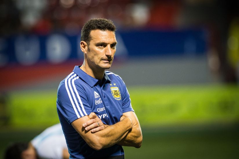 football_Post_Scaloni shares insight on Emiliano Martinez after failed Man Utd move as Aston Villa future faces uncertainty_image