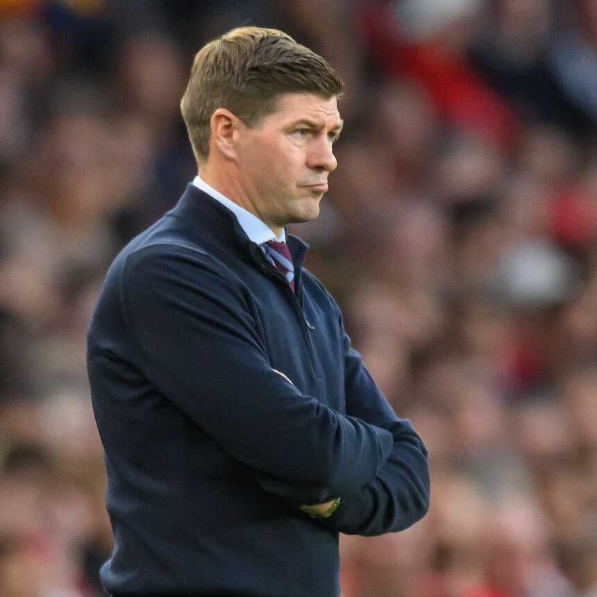 31 Aug 2022 – Arsenal v Aston Villa – Premier League – Emirates StadiumAston Villa Manager Steven Gerrard during the match at the Emirates Stadium.Picture : Mark Pain / Alamy Live News
