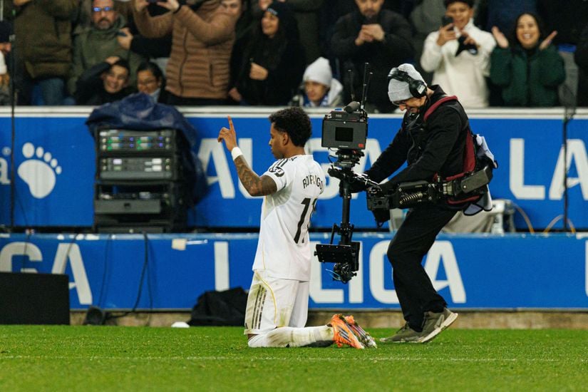 Rodrygo rescues Real Madrid with winner against Alavés
