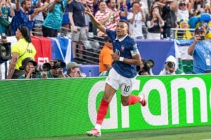 فرنسا تنهي مغامرة المغرب للمونديال الثاني على التوالي
