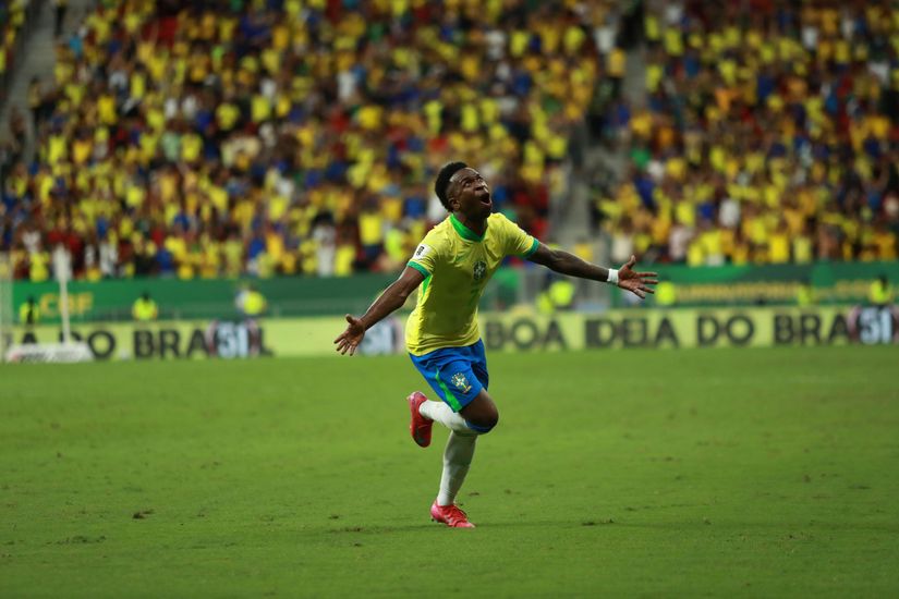 نجوم البرازيل يتخطون كولومبيا في اللحظات الأخيرة