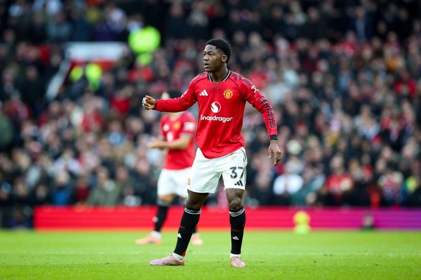 Kobbie Mainoo Commits to Manchester United After Carrick Appointment