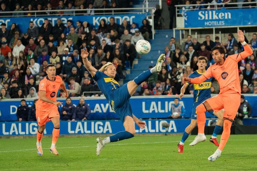 Alavés deny Barcelona a historic La Liga record