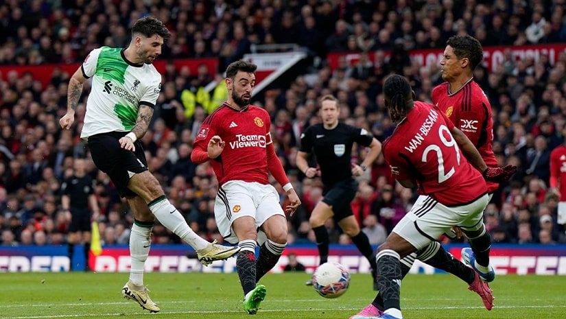 Manchester United Holds their Hatred to Kill Liverpool's Dreams