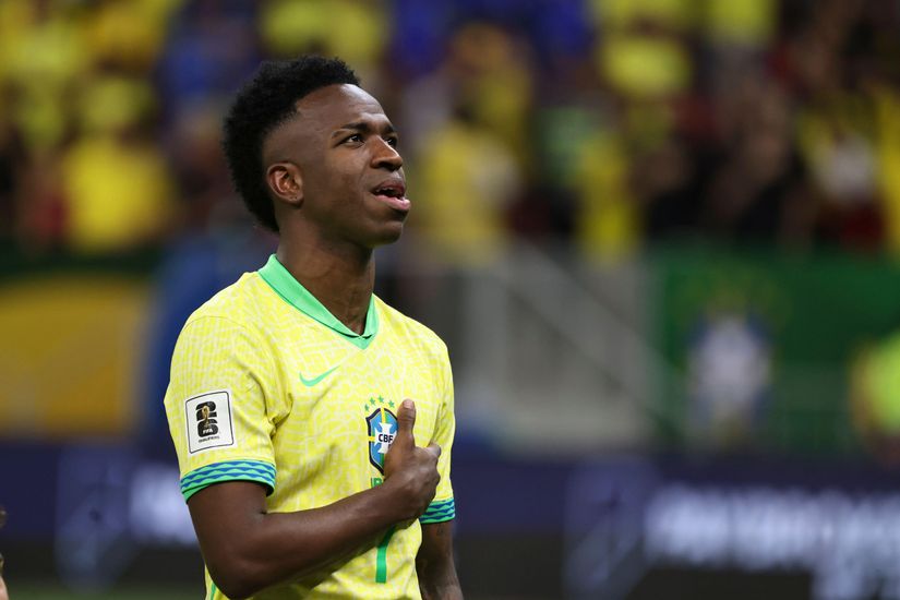 فينيسيوس جونيور يهدي البرازيل فوزاً قاتلاً على كولومبيا في تصفيات المونديال