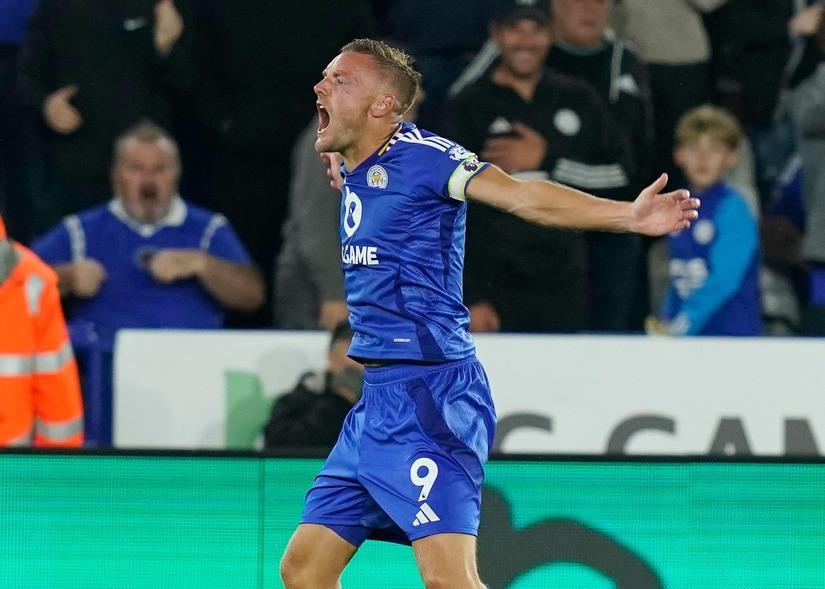 Vardy Taunts Crowd in Draw Between Tottenham and Leicester