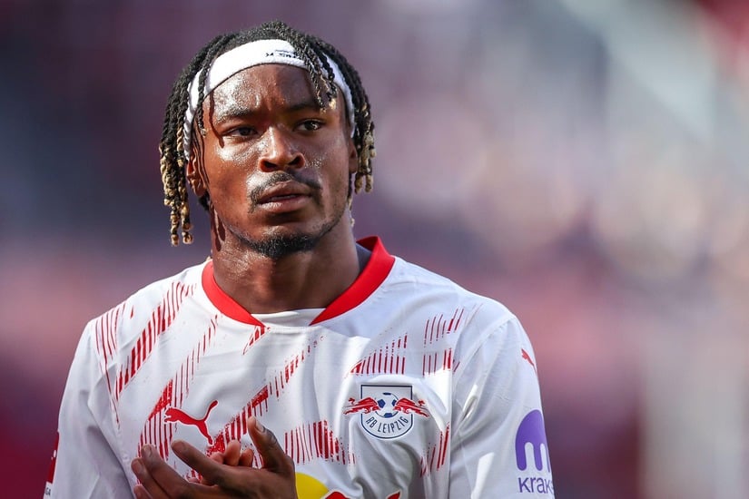 Mohamed Simakan: A New Star on Al-Nassr's Horizon