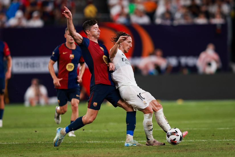 football_Post_The Clash of the Giants: Barcelona vs. Real Madrid in El Clásico_image