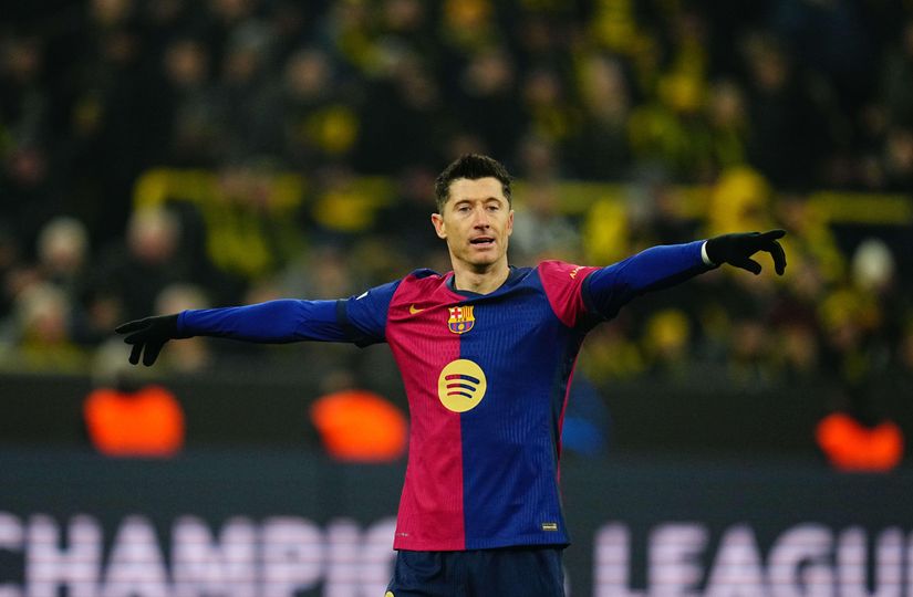 football_Post_Lewandowski's Near Move to Manchester United: A Career-Defining Moment_image