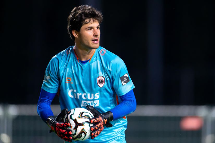 football_Post_Manchester United Bet on Lammens Potential Over Martinez for Project 150_image